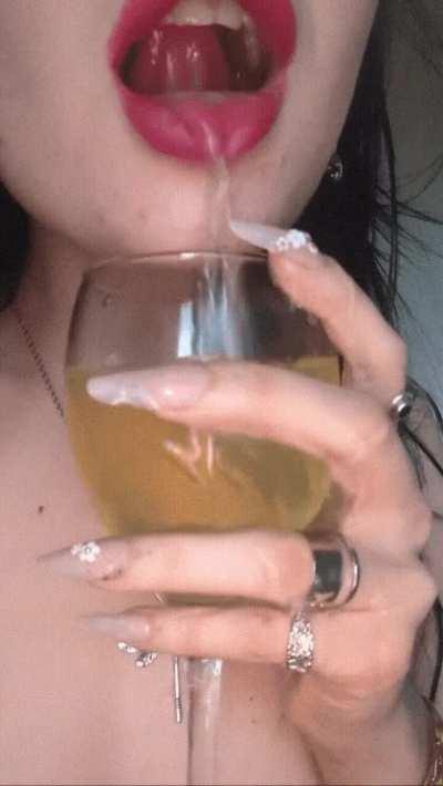 Do we have any drinkers here? 🤤