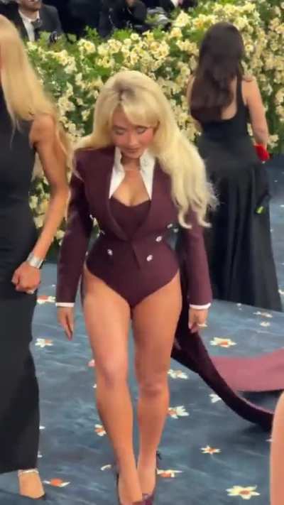 Sabrina at the Met Gala pt.2, New York City 5/5/25