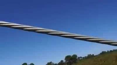 Так вот оказывается, откуда взял Лукас звук бластера для своих фильмов :)