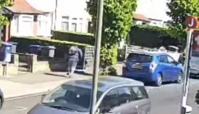 More footage of the terrorist in London this morning looking for people to stab