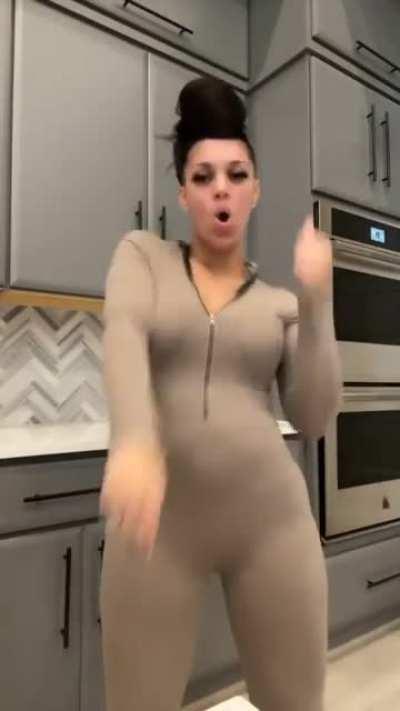 Jiggly Moves 🥵😩