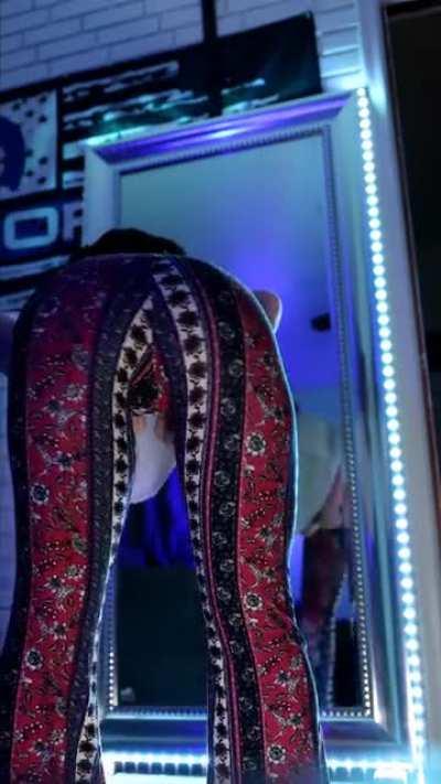 Hope you like my flair pants! Didn't even know this sub existed.