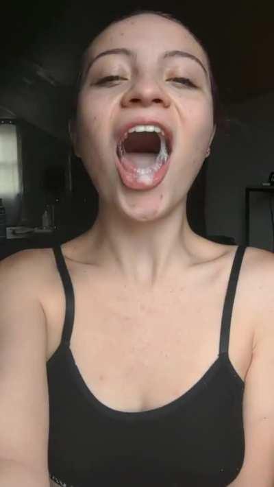 My favourite way to start my day, swallowing cum!