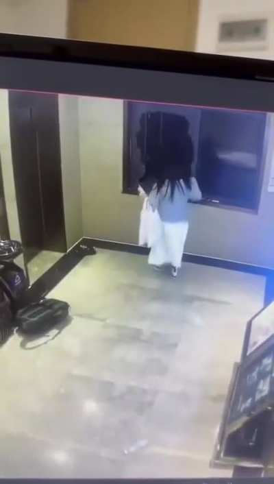 Footage of a literal crashout.