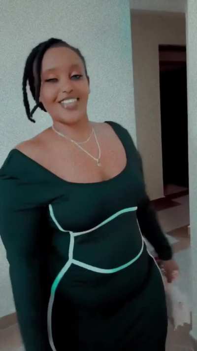 auntie can still get it 🤤 [Naila]