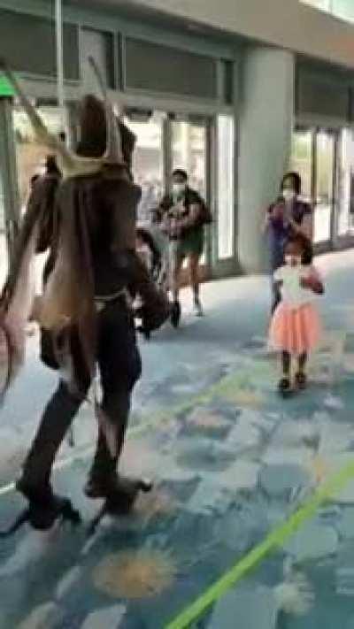 Marietta Ivanovna as a Geonosian, the 1st place winner in the SWC cosplay contest in Anaheim. *Chef's kiss*