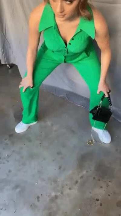 Love to make Joey King look like the gif