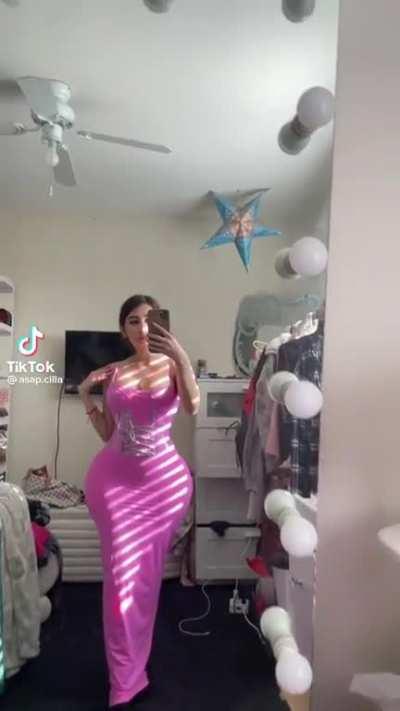 She got 2 midgets back there