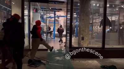 Adidas store in Downtown LA was looted by rioters