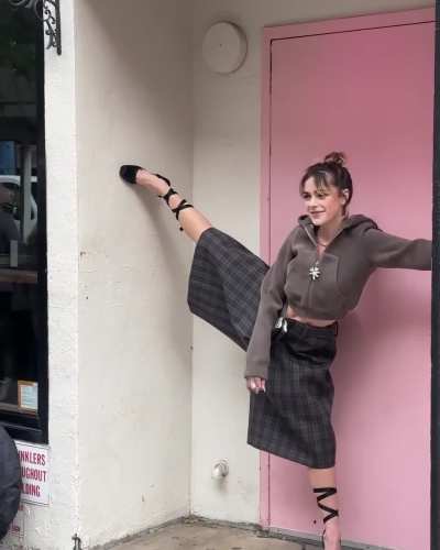 Kiernan shipka,  photoshoot 