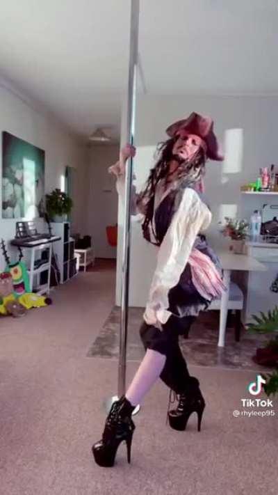 Eu acho que eu lembro disso do filme, sabe? aquela cena? Iiiisso essa mesma kkkk