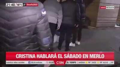 Rappi es embestido por la PFA tras insultar a Cristina