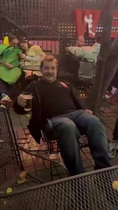 Leaning allllll the way back, WCGW?