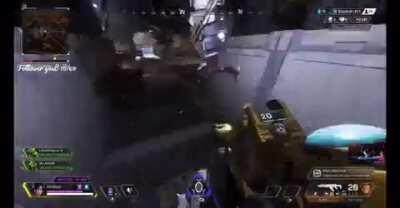 Imagine making the same play and being perfectly syncronized with a random enemy hahaha