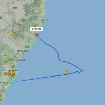GIF: Qantas says farewell to their queen of the skies, as the last 747 in their fleet, VH-OEJ draws a kangaroo in the sky.