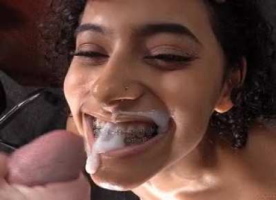 Dani Diaz taking a load on her braces 🥵