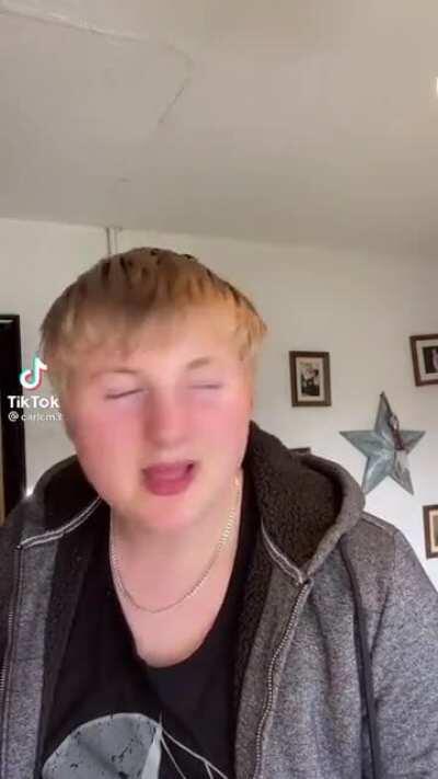 Omg Kyle 😍🥰😠