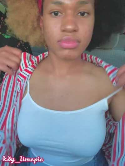 Overalls= no bra 😁🍒