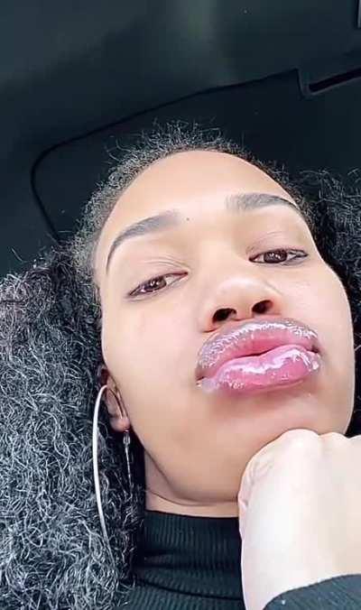 Glossy shiny DSL blowing kisses 👄✨