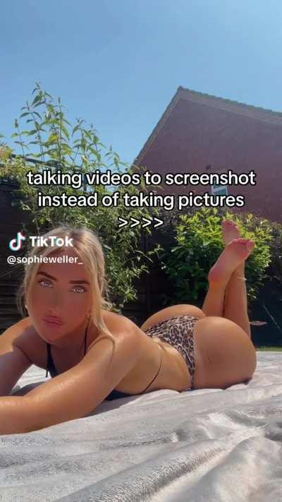 Sun out ass out @sophieweller_