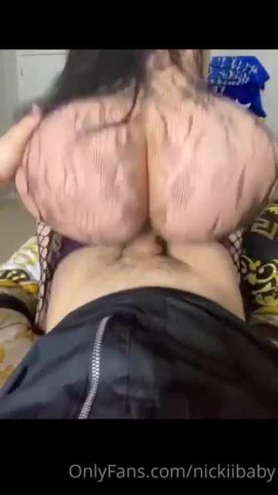 N i c k i i b a b y 🎂big booty ass