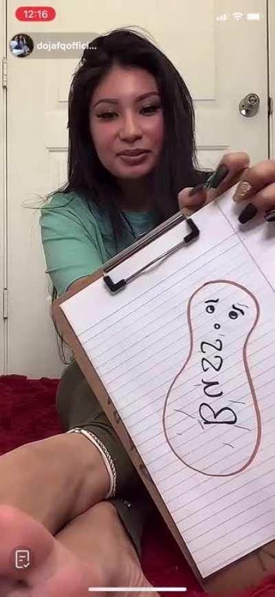 (dojafqofficial) sexy latina feet