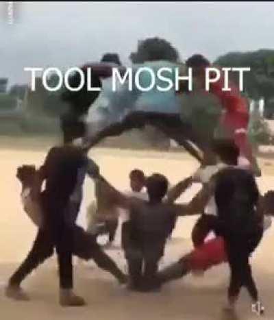 TOOL MOSH PIT