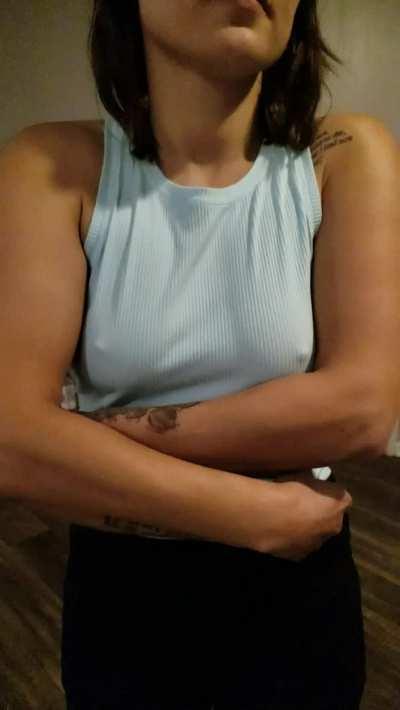 watch me slip out of this tank top! 😈🌻😈