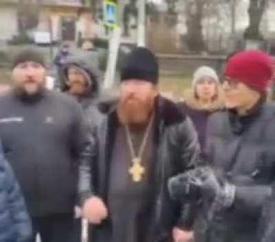 ru pov: Ukrainian government have occupied Ukrainian Orthodox church in Tarasovka, expelling priests and worshipers, one person suffered wounds