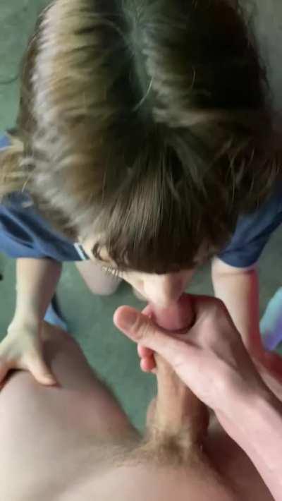 Me getting a nice cumshot on my cute face😈(19f OC)