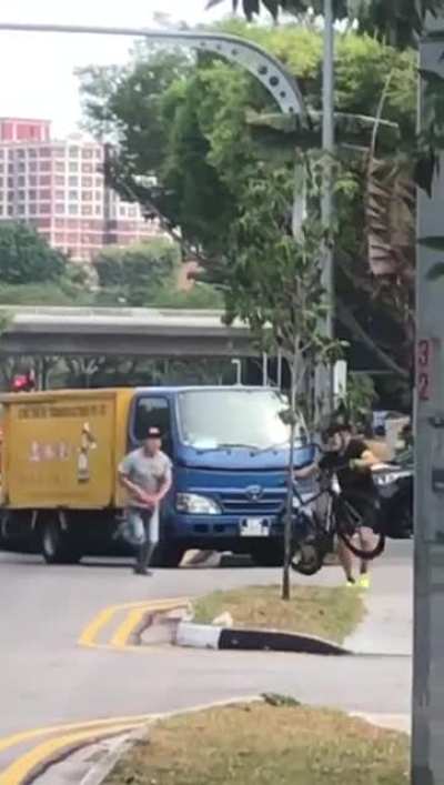 galerimde kavga kalmadı artık boktan şeyler atıyom kusura bakmayın