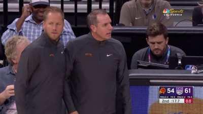 [Highlight] Vogel receives the 3rd Suns technical after yelling at the ref for the backcourt violation call