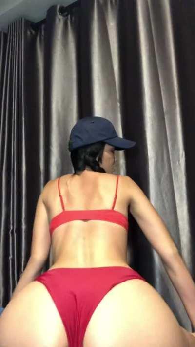 Doing a social experiment to see how many horny guys will actually see my ass tonight 🍑