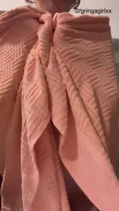 Dirty girls need to get clean too🤭