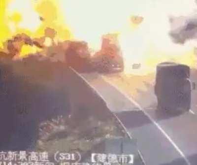 What a big disaster.. I can't believe my eyes