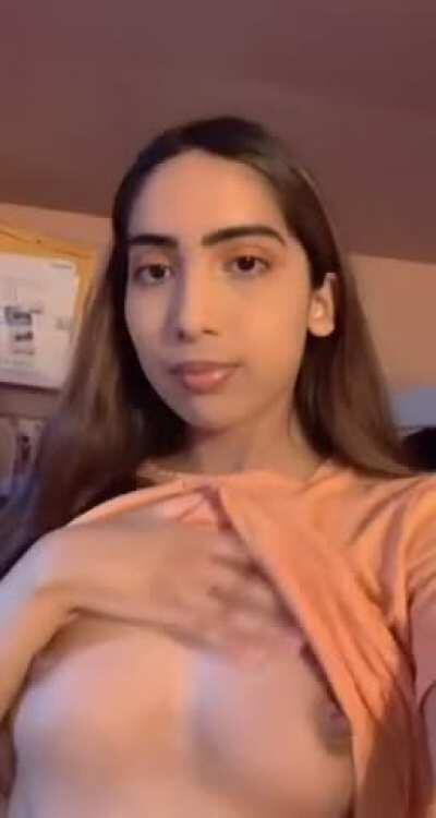 Some brown gumdrops for papí to suck 😋😋