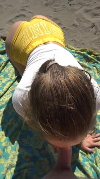 Bend me over at the beach :) [GIF]