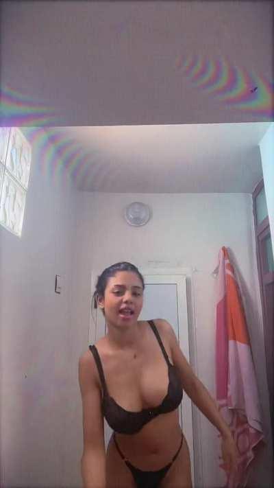 I'm home alone.. please cum over