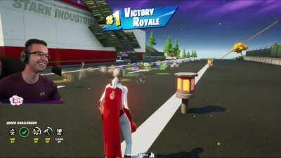 Nick Eh 30 Eliminating 69 People with a single blow!!