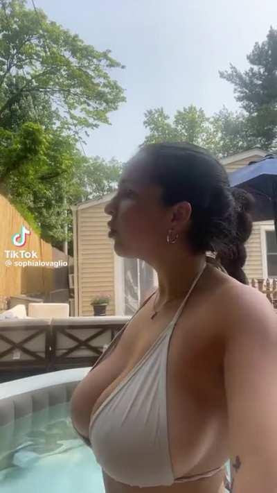 Went for a dip in the new bikini 🤎 @sophialovaglio 