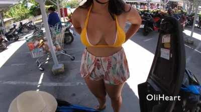 dared to change my top right there [gif]