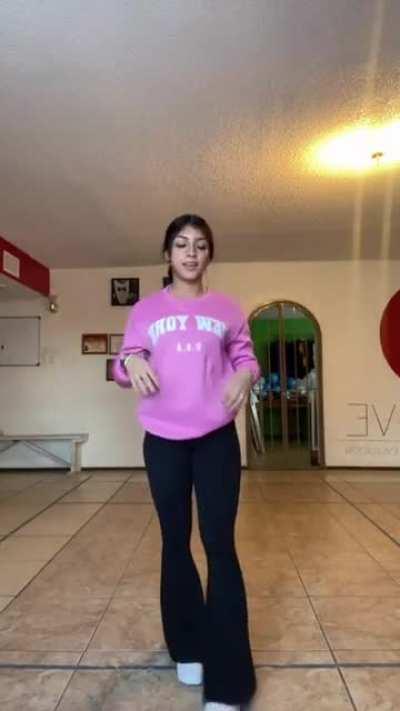 Weird dance, hot legs