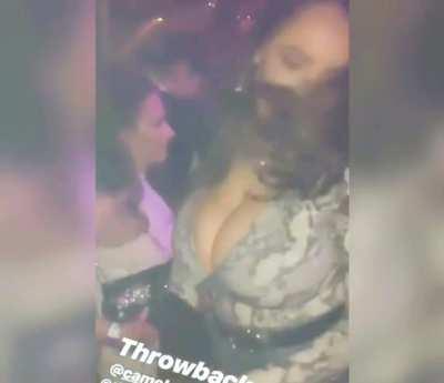 Bouncing slowmo tits