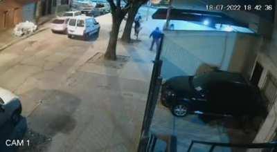 LOOKING FOR REVENGE! Man Runs Over The Mugger Who Attacked His Mother