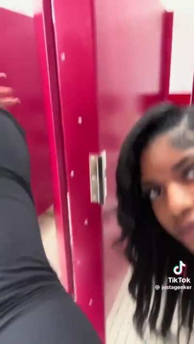 Girltwerkingongirl - Video #9464