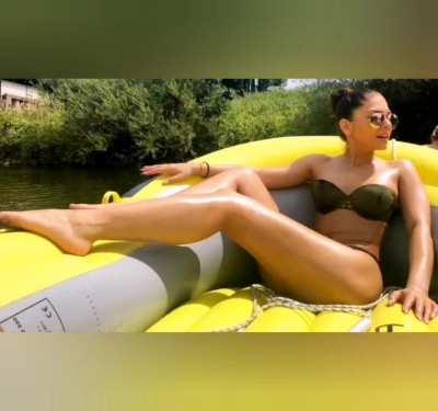 Who wanna see her tiktok? 