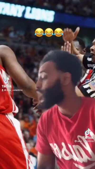 Squeezed it like a stress ball 💀💀