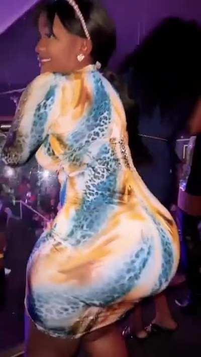 Kenyan Queen with a perfect figure