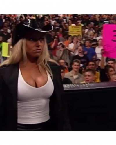 Side piece you can call on anytime? Or wifey? Personally I pick Side but I wouldn’t complain either way 😍🤤