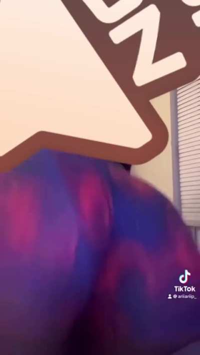 Mke Celeb Arii Arii Twerking in underwear jus to make us 🧱 & 🥜